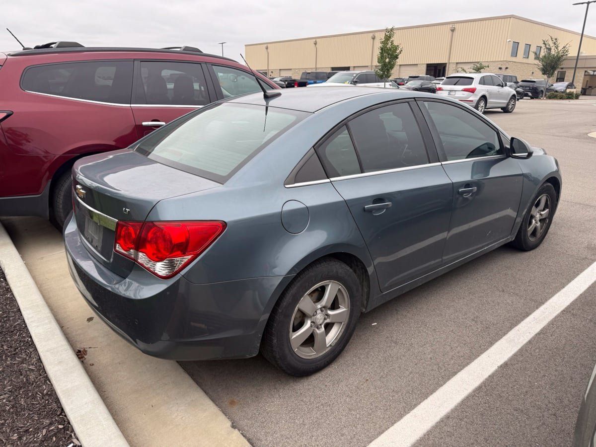 Used 2012 Chevrolet Cruze LT FWD image 2