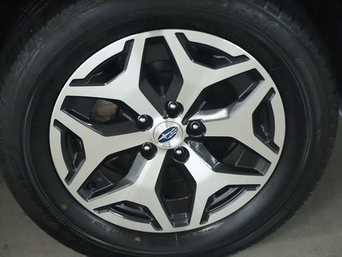 Used 2023 Subaru Forester Premium AWD/4WD image 10