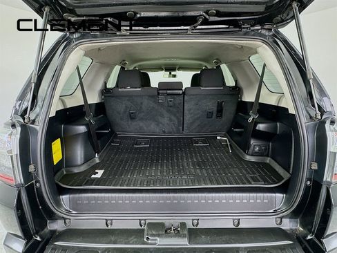 Used 2017 Toyota 4Runner SR5 image 10