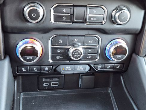 Used 2021 GMC Yukon AT4 w/ AT4 Premium Package image 18