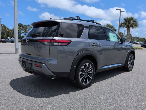 New 2026 Nissan Pathfinder Platinum FWD image 5