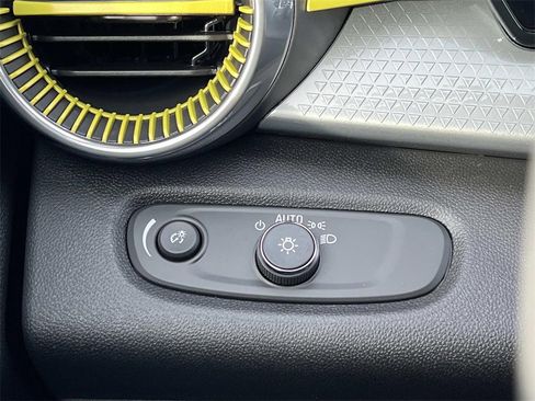 New 2026 Chevrolet Trax LT w/ LT Convenience Package image 20