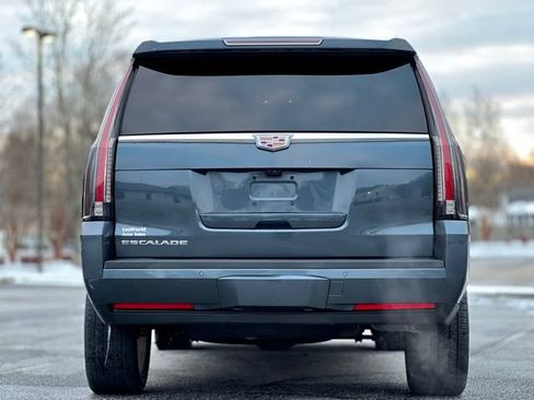 Used 2019 Cadillac Escalade Premium Luxury AWD/4WD image 3