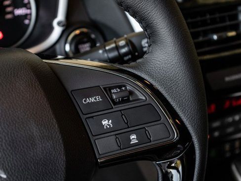 New 2025 Mitsubishi Eclipse Cross SE image 9