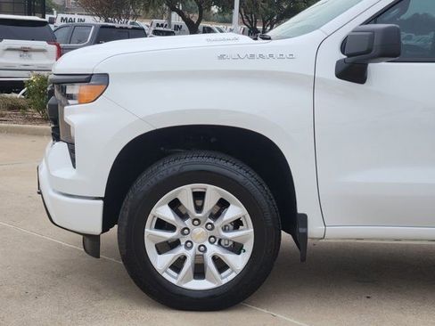 Used 2025 Chevrolet Silverado 1500 Custom image 15