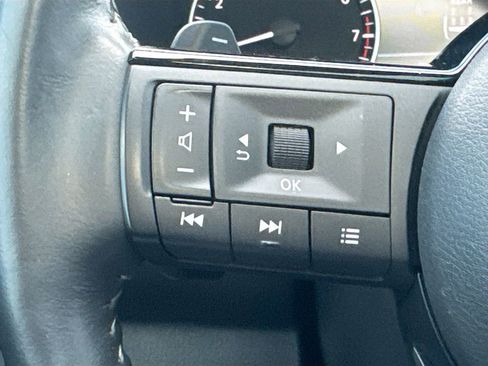 Used 2024 Nissan Pathfinder SL w/ SL Premium Package image 11