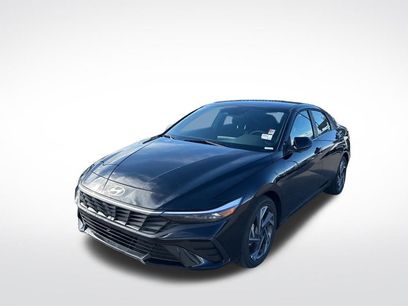 Used 2025 Hyundai Elantra SEL w/ Cargo Package