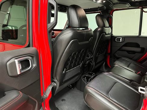 Used 2022 Jeep Gladiator Rubicon w/ Cold Weather Group AWD/4WD image 45
