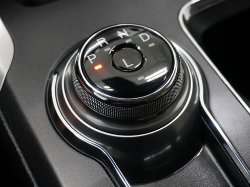 Used 2020 Ford Fusion SE image 18