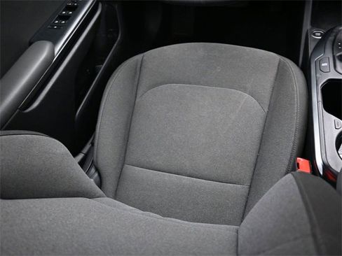 Used 2025 Kia K4 LXS image 9