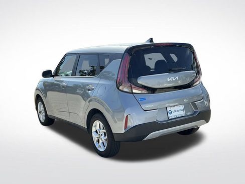 Used 2025 Kia Soul LX w/ LX Technology Package FWD image 7