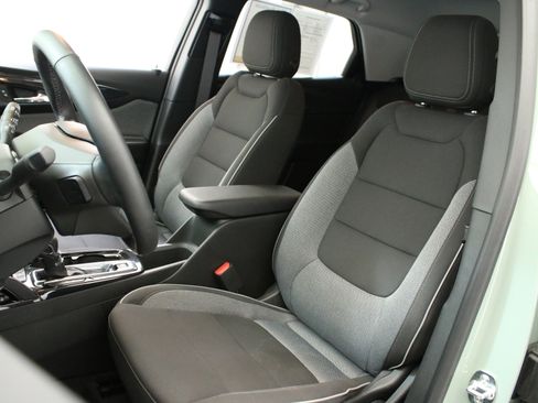 Certified 2026 Chevrolet TrailBlazer LT w/ LT Cold Weather Package FWD image 24