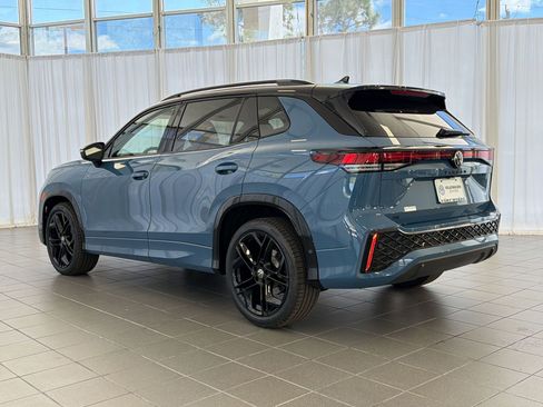 New 2026 Volkswagen Tiguan SE R-Line image 3