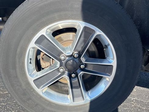 Used 2018 Jeep Wrangler Unlimited Sahara image 27