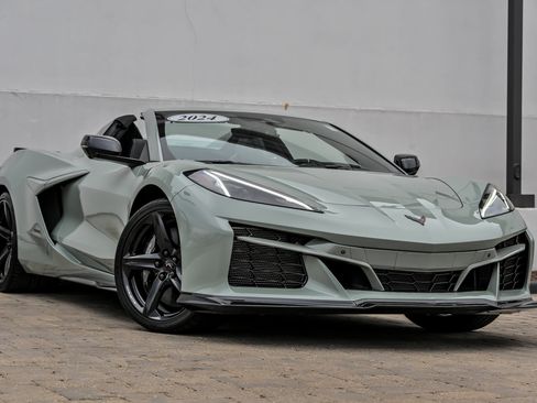 Used 2024 Chevrolet Corvette E-Ray image 1