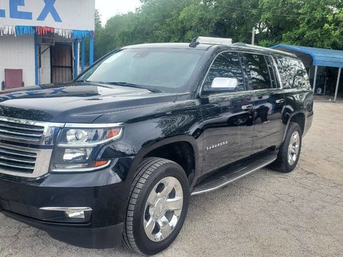 Used 2016 Chevrolet Suburban LTZ image 7