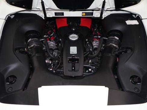 Used 2021 Ferrari F8 Tributo RWD image 30