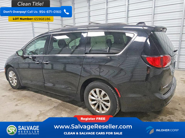 Used 2018 Chrysler Pacifica Touring Plus FWD image 3