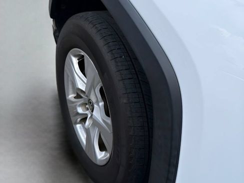 Used 2021 Toyota RAV4 XLE FWD image 10