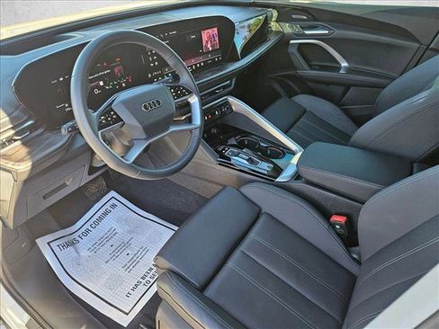 Used 2025 Audi Q5 Premium Plus image 9