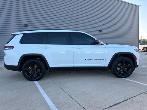 Used 2021 Jeep Grand Cherokee L Laredo AWD/4WD image 2