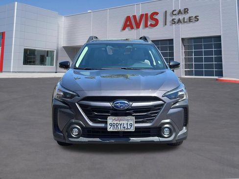 Used 2025 Subaru Outback Premium AWD/4WD image 2