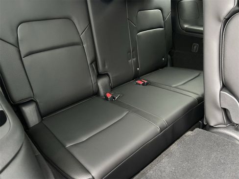 New 2025 Nissan Pathfinder SL image 12