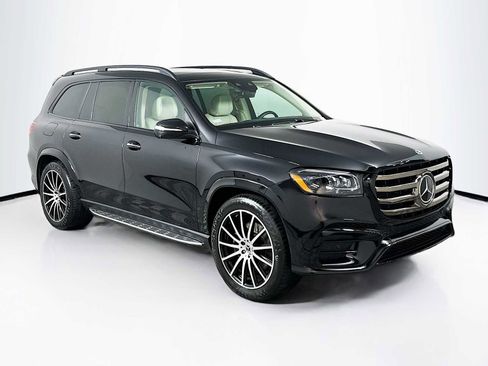 Used 2024 Mercedes-Benz GLS 580 4MATIC image 7