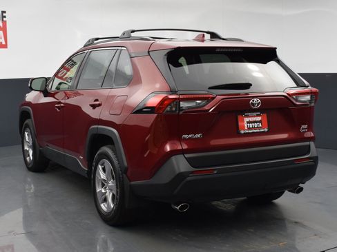 Used 2025 Toyota RAV4 XLE w/ Convenience Package AWD/4WD image 3
