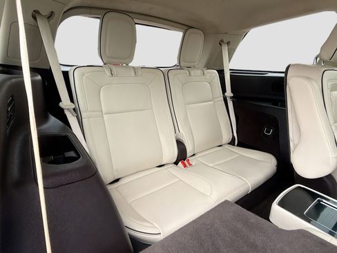 Used 2020 Lincoln Aviator Black Label w/ Dynamic Handling Package image 32