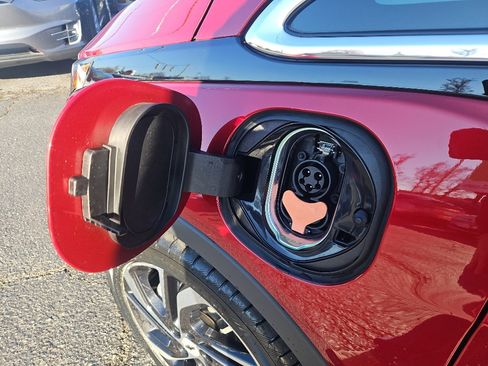 Used 2023 Chevrolet Bolt LT w/ Infotainment Package image 5