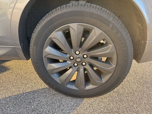 Used 2020 Land Rover Discovery Sport SE R-Dynamic image 5