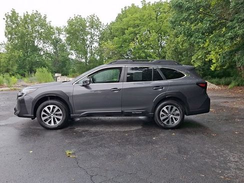 Certified 2025 Subaru Outback Premium AWD/4WD image 6