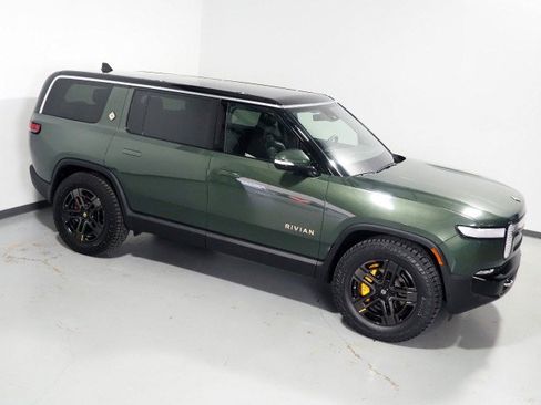 Used 2024 Rivian R1S Adventure AWD/4WD image 12