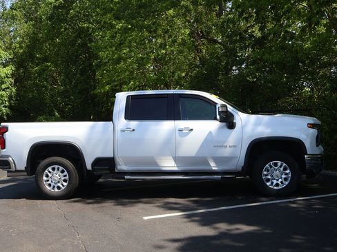 Used 2024 Chevrolet Silverado 2500 LTZ AWD/4WD image 12