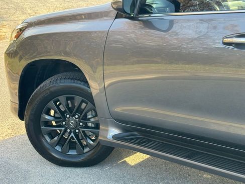 Used 2023 Lexus GX 460 Premium w/ Premium Package image 8