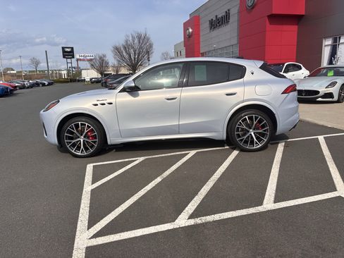 Used 2023 Maserati Grecale Modena AWD/4WD image 6