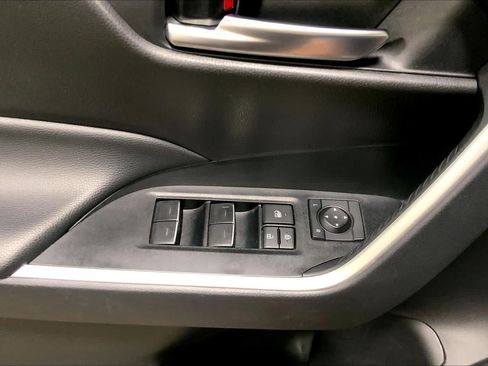 Used 2025 Toyota RAV4 XLE AWD/4WD image 34