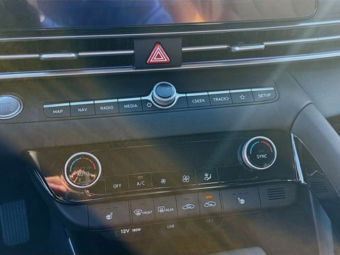 New 2025 Hyundai Elantra SEL image 12