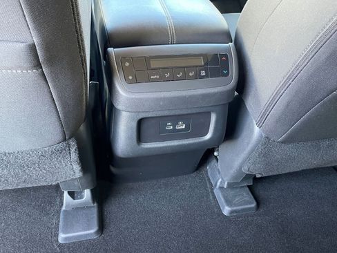 Used 2025 Nissan Pathfinder SV image 24