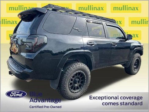 Used 2022 Toyota 4Runner TRD Off-Road AWD/4WD image 3