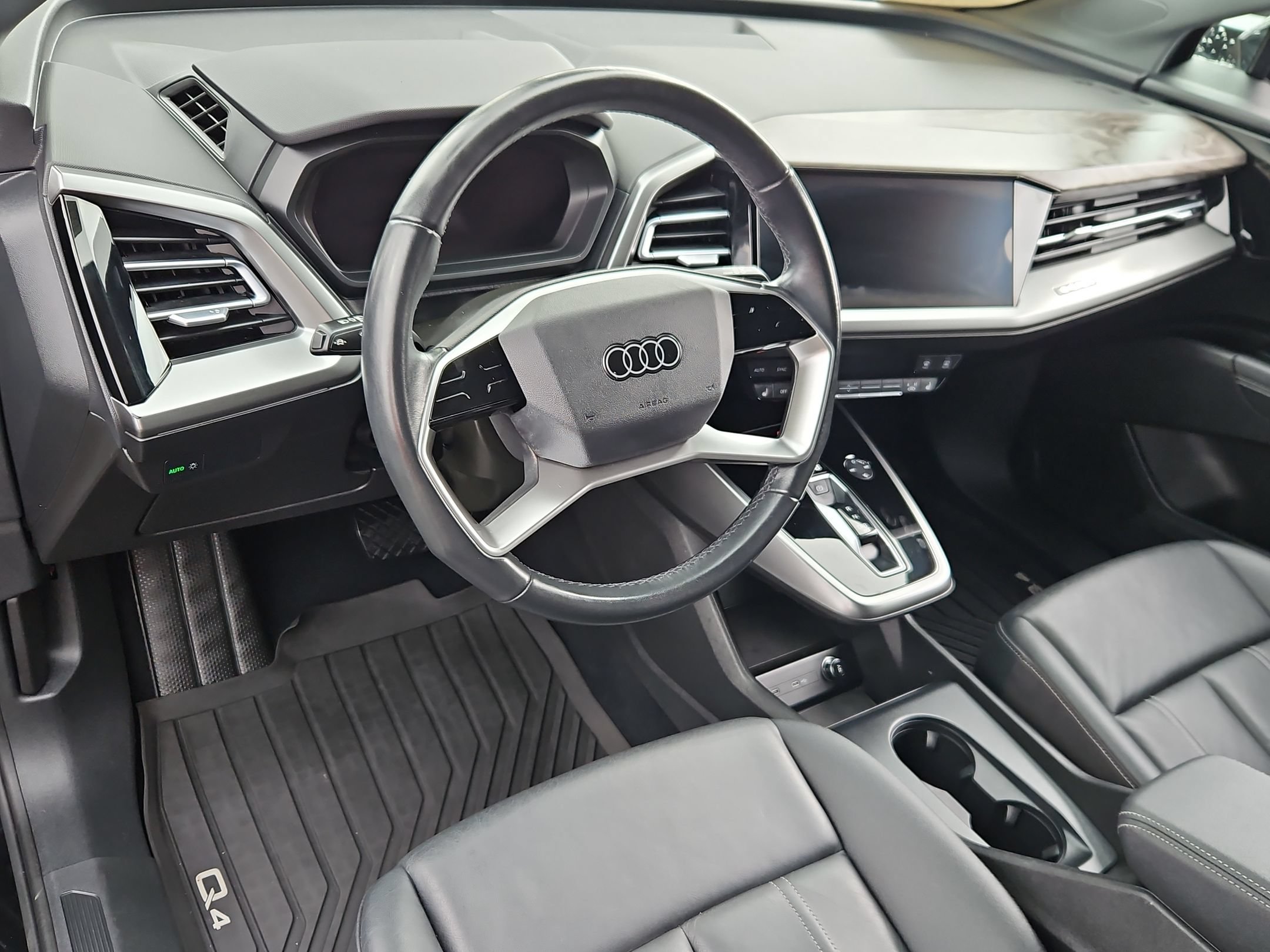 Used 2023 Audi Q4 e-tron Premium AWD/4WD image 12