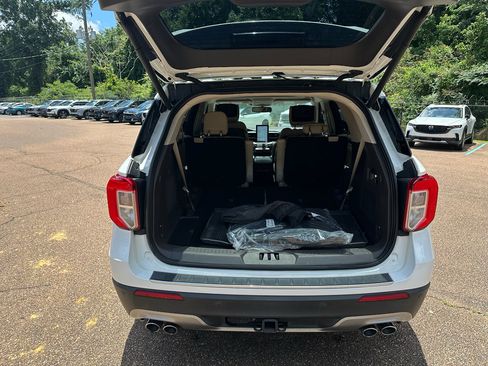 Used 2020 Ford Explorer Platinum w/ Premium Technology Package AWD/4WD image 28