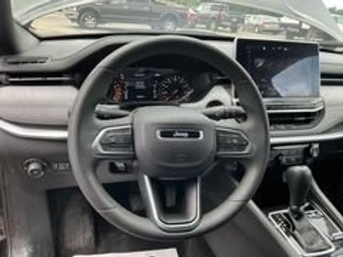 Used 2024 Jeep Compass Latitude AWD/4WD image 12