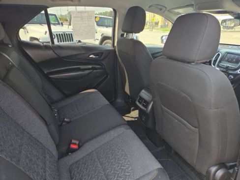 Used 2022 Chevrolet Equinox LT AWD/4WD image 16