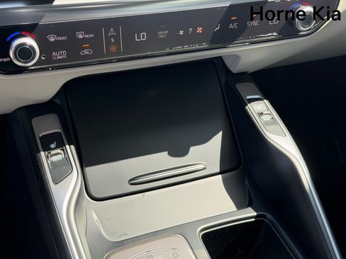 New 2026 Kia Sorento LX FWD image 16