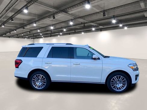 Used 2024 Ford Expedition Limited image 8