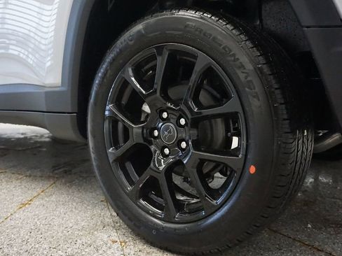 New 2026 Jeep Compass Latitude image 19