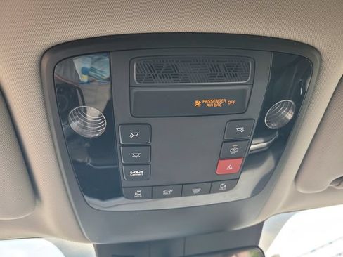 Used 2026 Kia Carnival EX FWD image 21