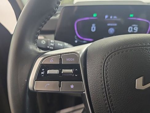 Used 2024 Kia Telluride LX image 13